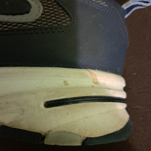 725 Running Shoes - Picture 6 of 9